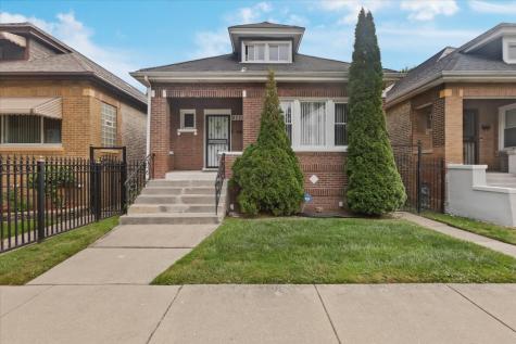 8225 South Manistee Avenue Chicago IL 60617