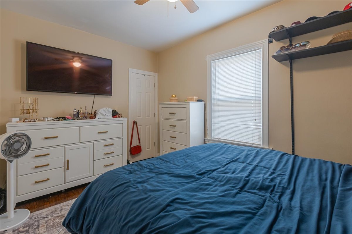 8225 South Manistee Avenue Chicago IL 60617