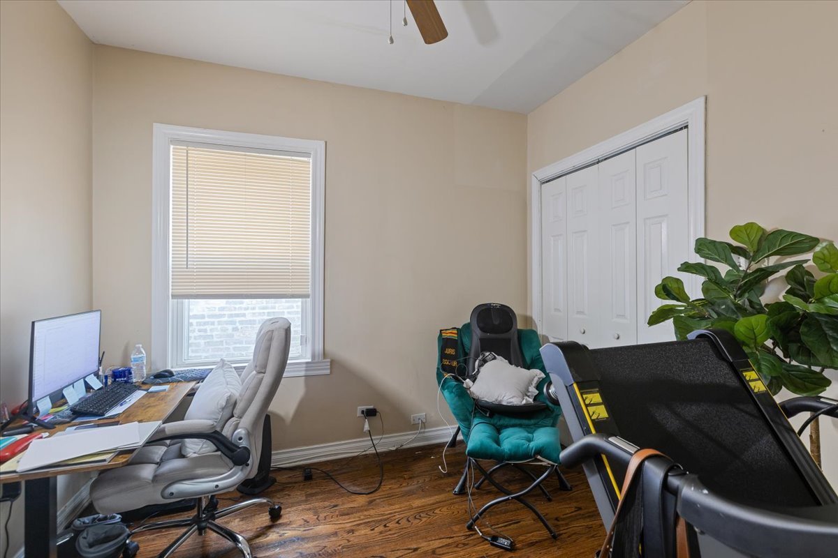 8225 South Manistee Avenue Chicago IL 60617