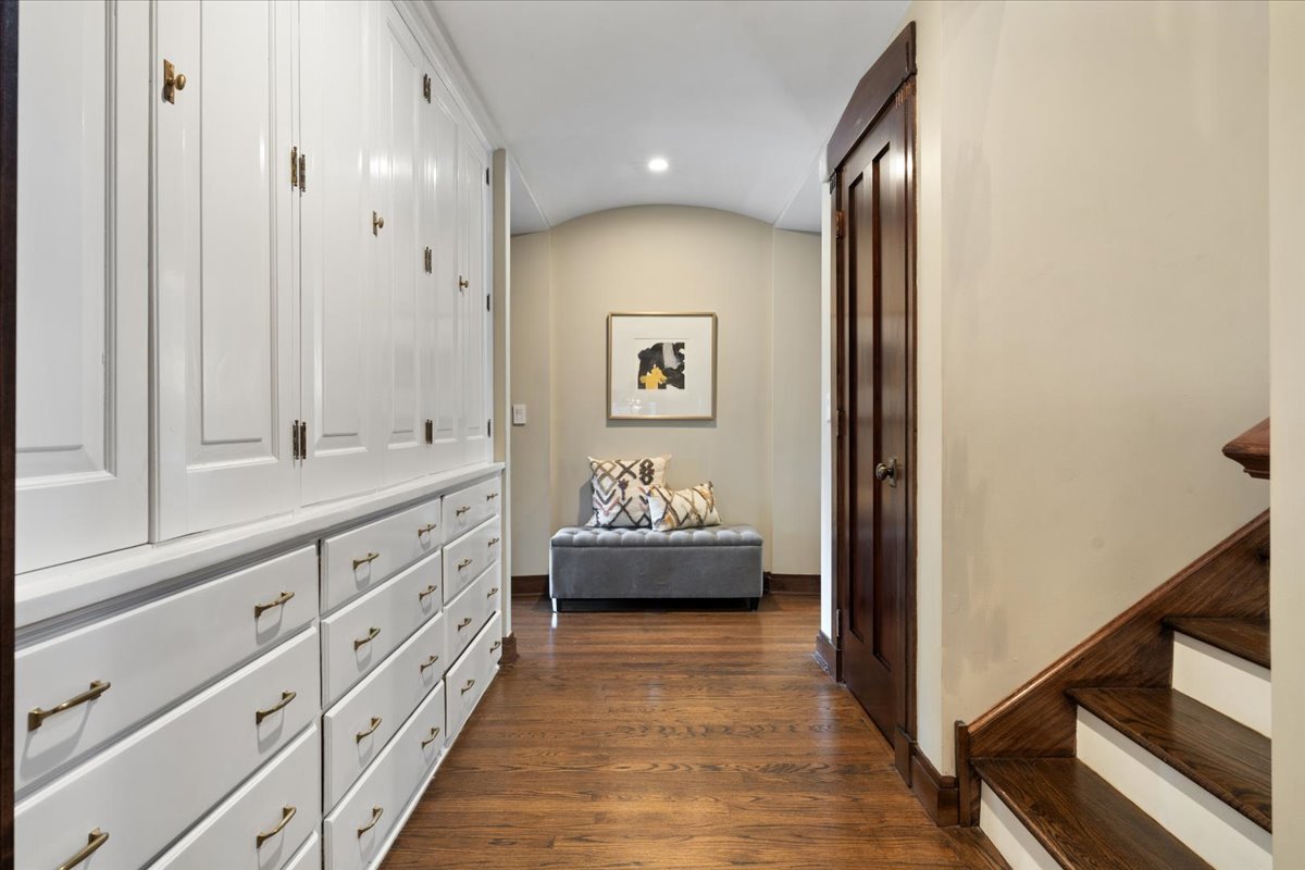 5638 South Woodlawn Avenue Chicago IL 60637