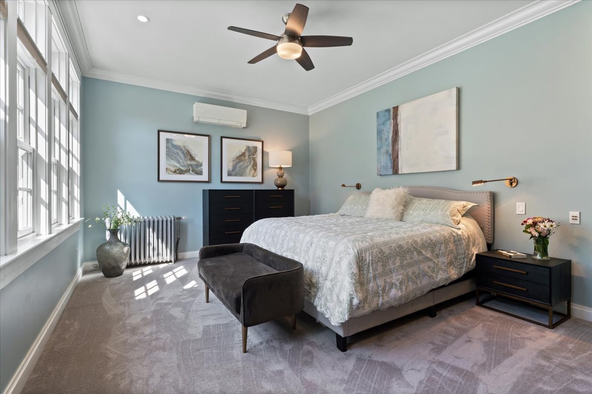 5638 South Woodlawn Avenue Chicago IL 60637