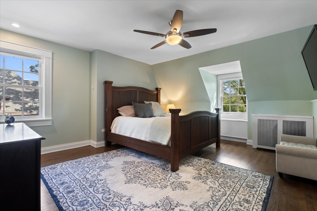 5638 South Woodlawn Avenue Chicago IL 60637