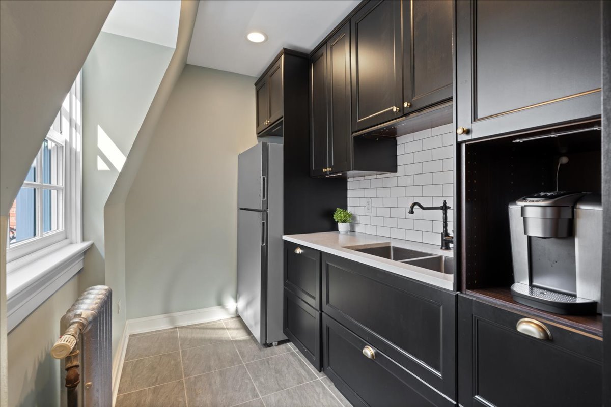 5638 South Woodlawn Avenue Chicago IL 60637