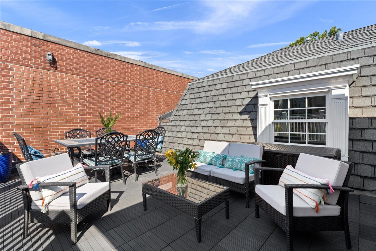 5638 South Woodlawn Avenue Chicago IL 60637