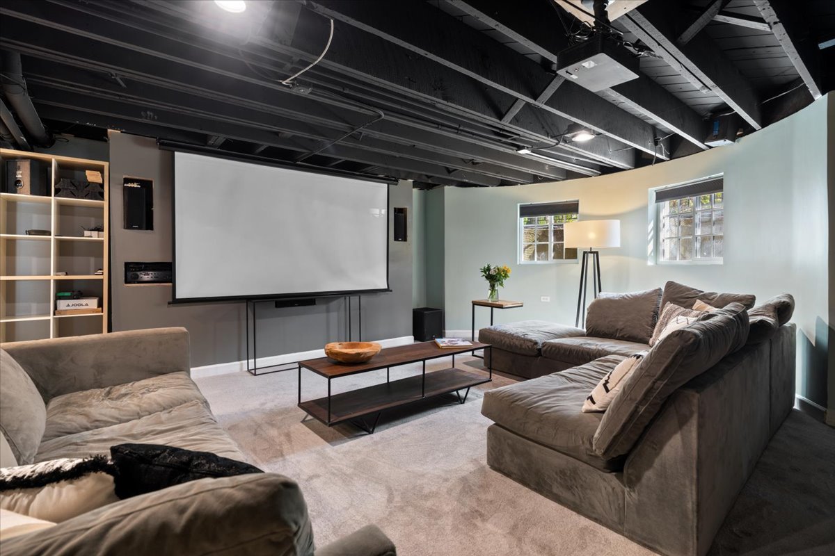 5638 South Woodlawn Avenue Chicago IL 60637