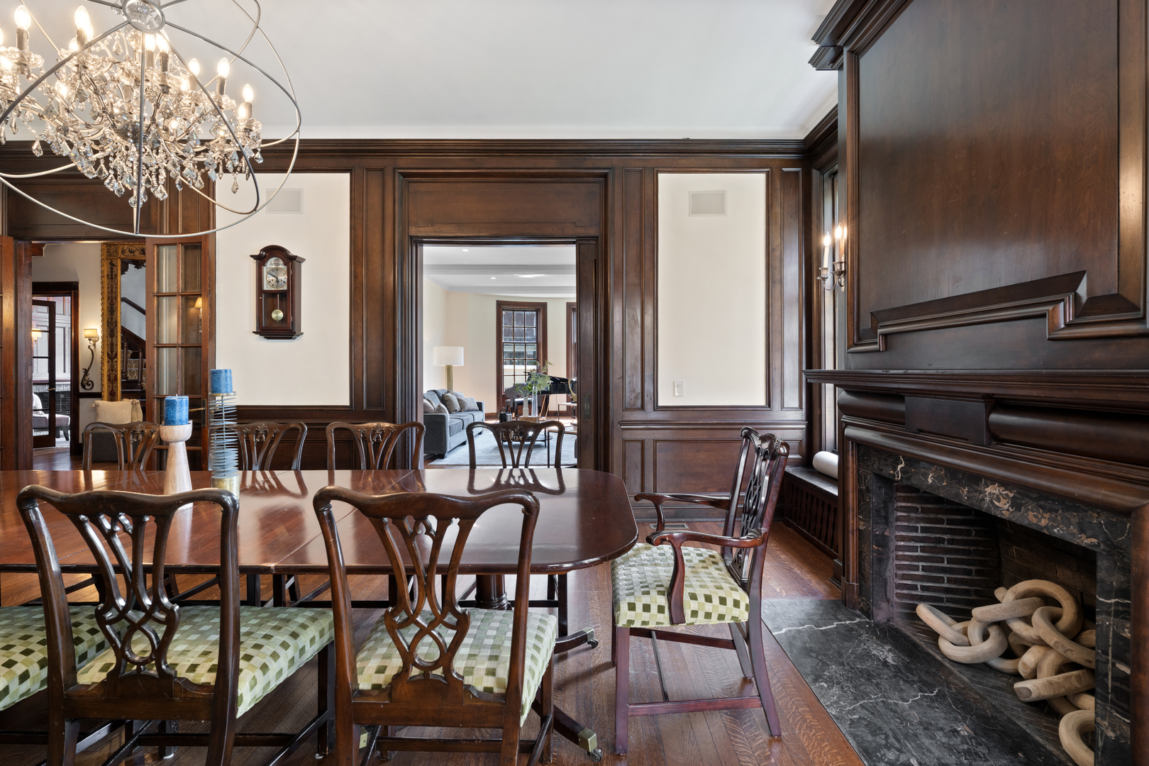 5638 South Woodlawn Avenue Chicago IL 60637