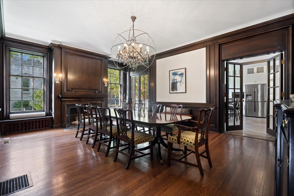 5638 South Woodlawn Avenue Chicago IL 60637