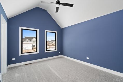 677 Cumberland Lane Oswego IL 60543