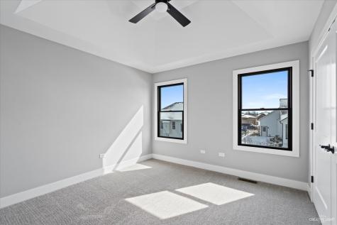 677 Cumberland Lane Oswego IL 60543