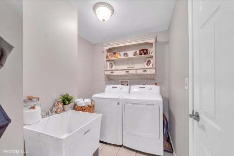 80 Chestnut Court Elgin IL 60120