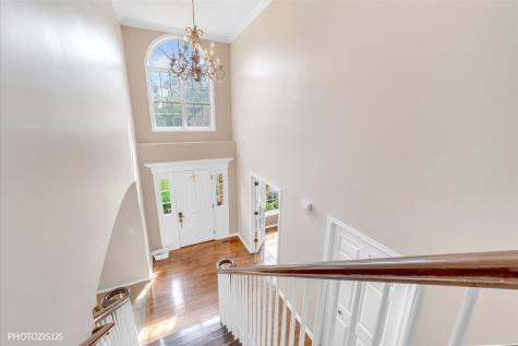 80 Chestnut Court Elgin IL 60120