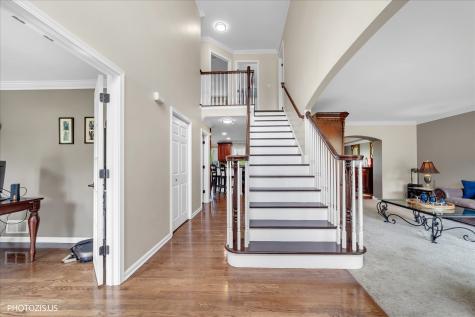 80 Chestnut Court Elgin IL 60120