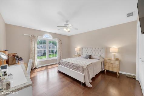 80 Chestnut Court Elgin IL 60120