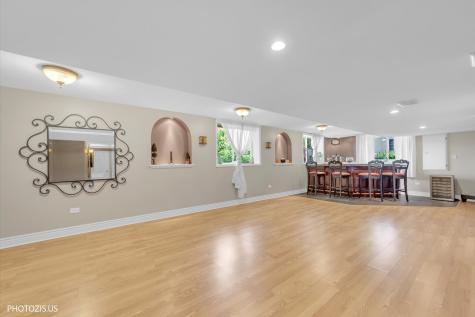 80 Chestnut Court Elgin IL 60120