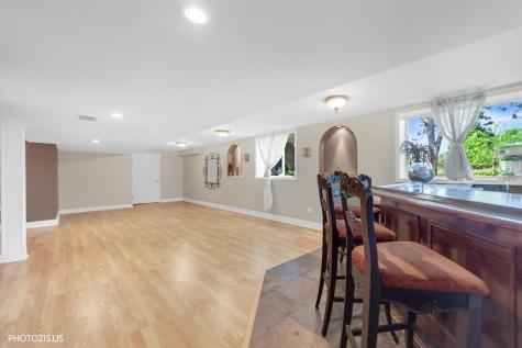 80 Chestnut Court Elgin IL 60120