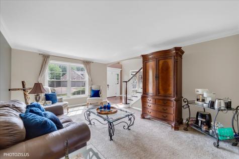 80 Chestnut Court Elgin IL 60120