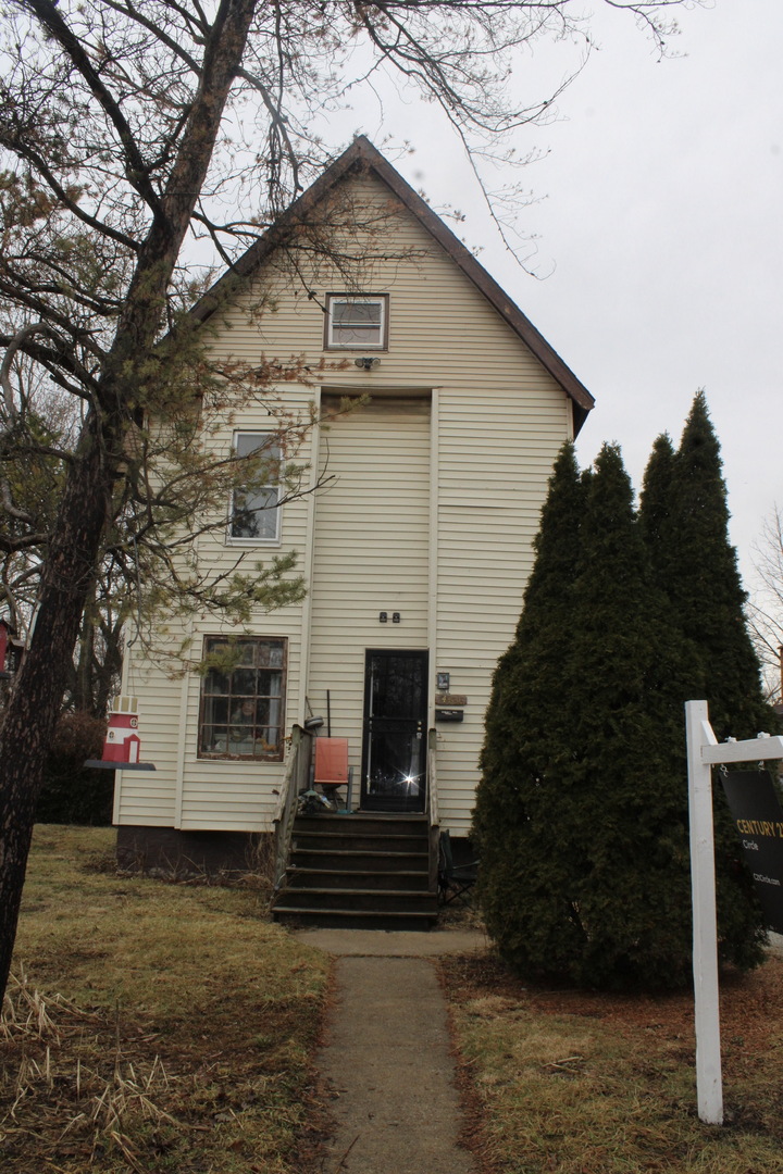 14438 Des Plaines Street Harvey IL 60426