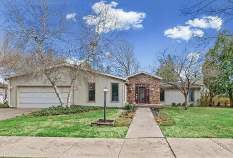 205 East Sherwin Circle Urbana IL 61802