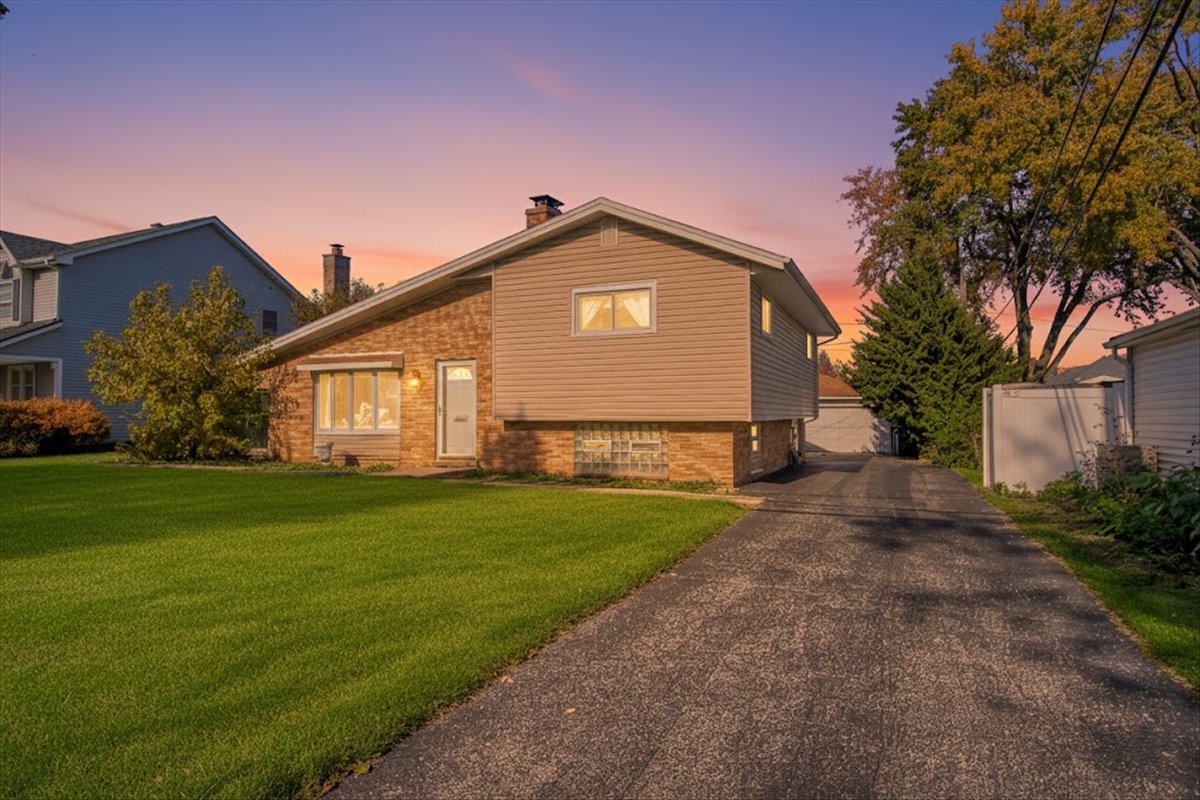 251 West Armitage Avenue Elmhurst IL 60126