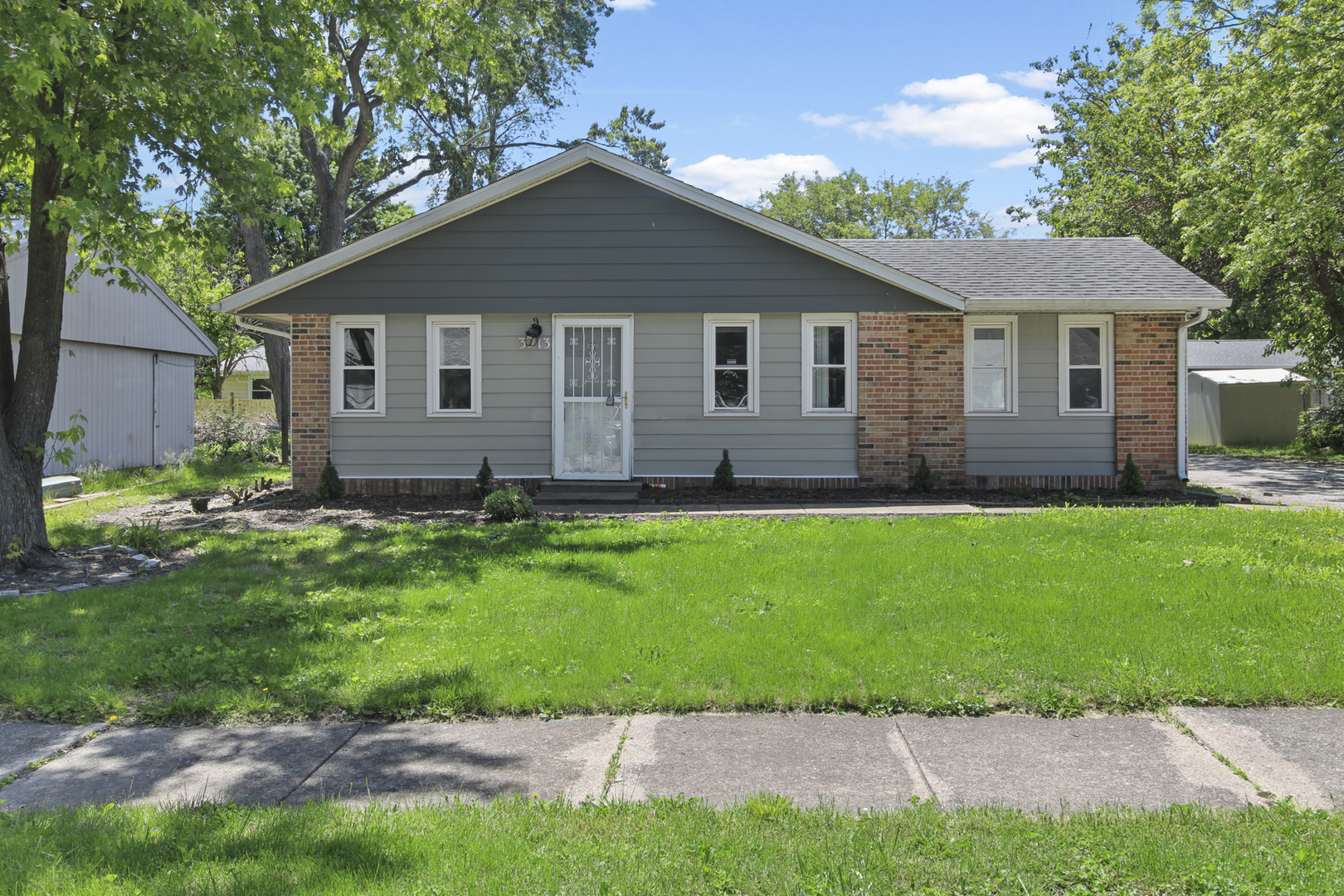 3213 Kimberly Drive Champaign IL 61821