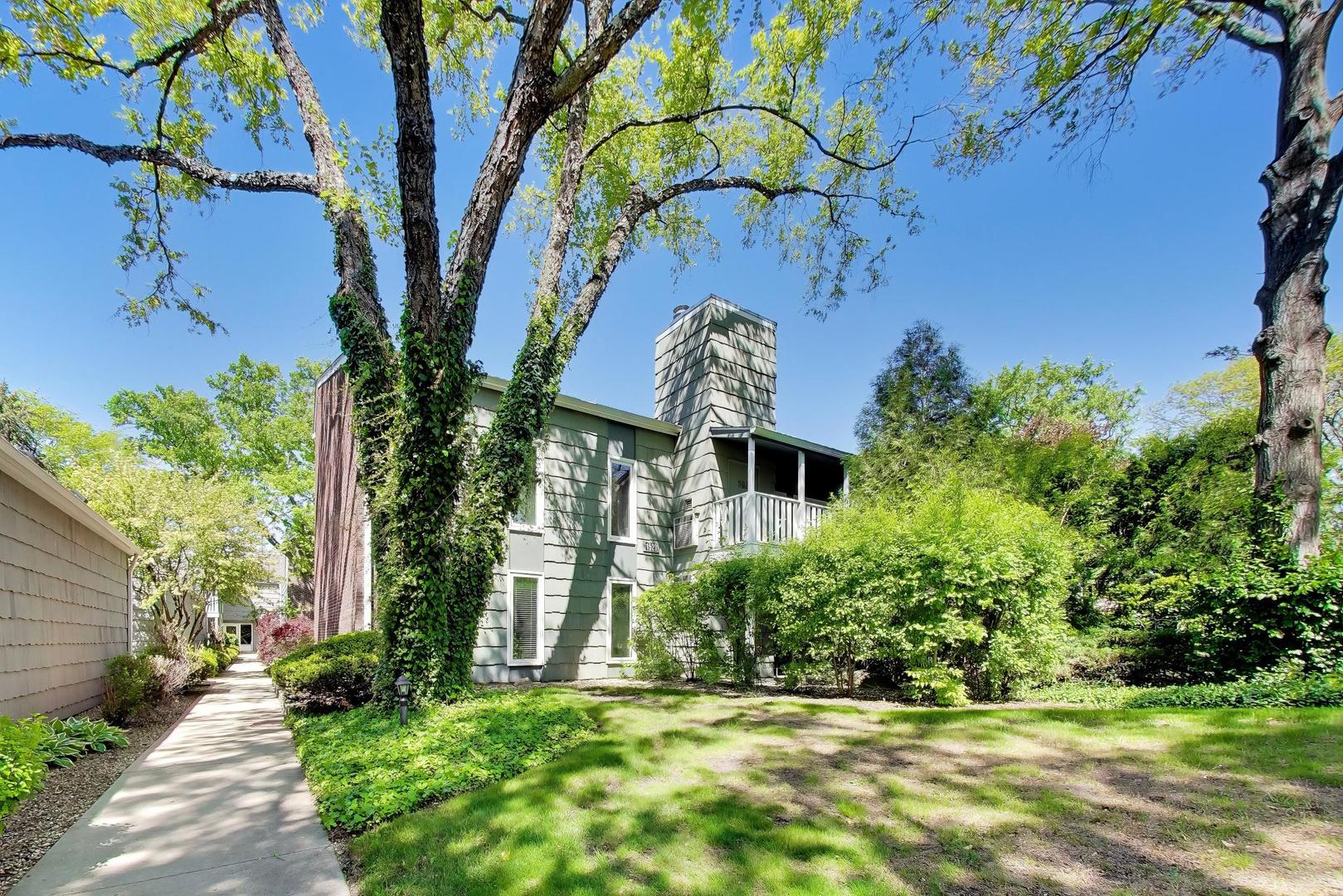1520 Stonebridge Trail Wheaton IL 60189