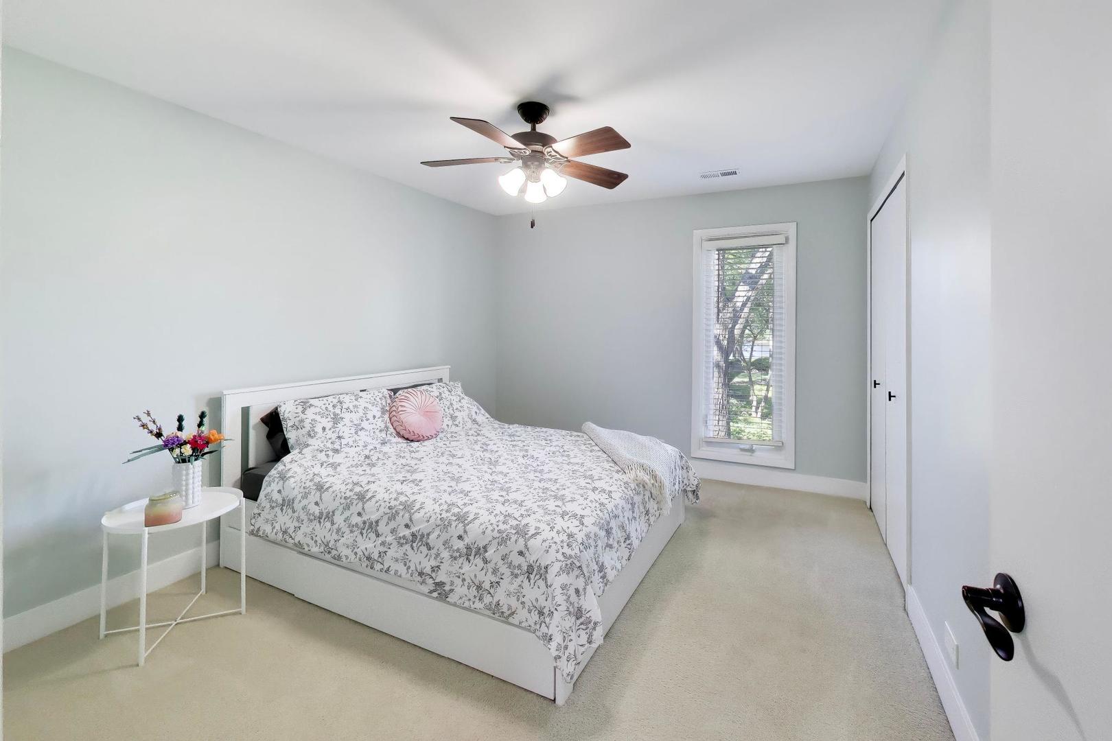 1520 Stonebridge Trail Wheaton IL 60189