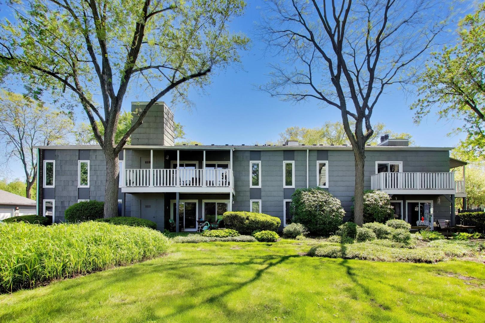 1520 Stonebridge Trail Wheaton IL 60189