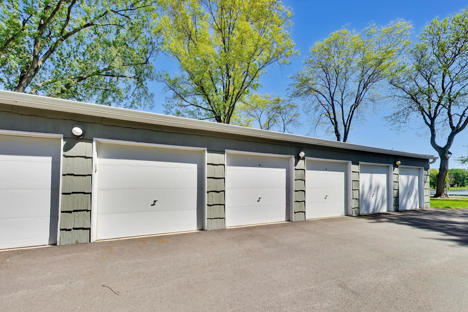 1520 Stonebridge Trail Wheaton IL 60189