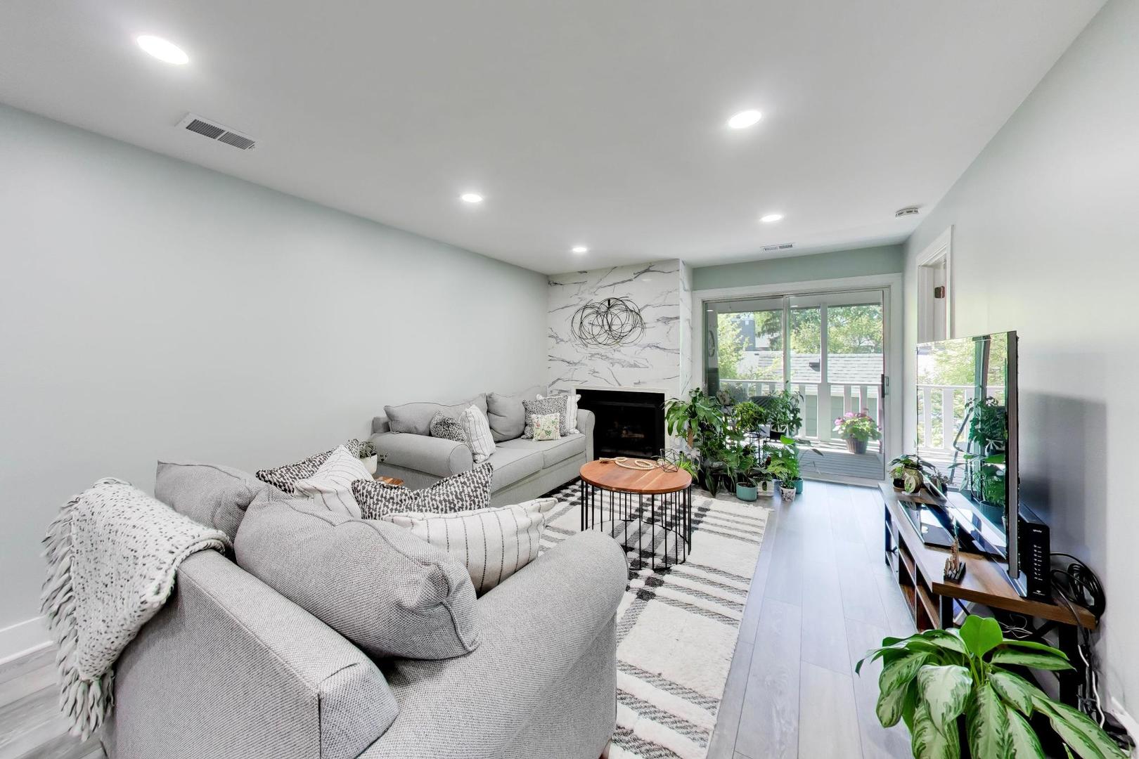 1520 Stonebridge Trail Wheaton IL 60189