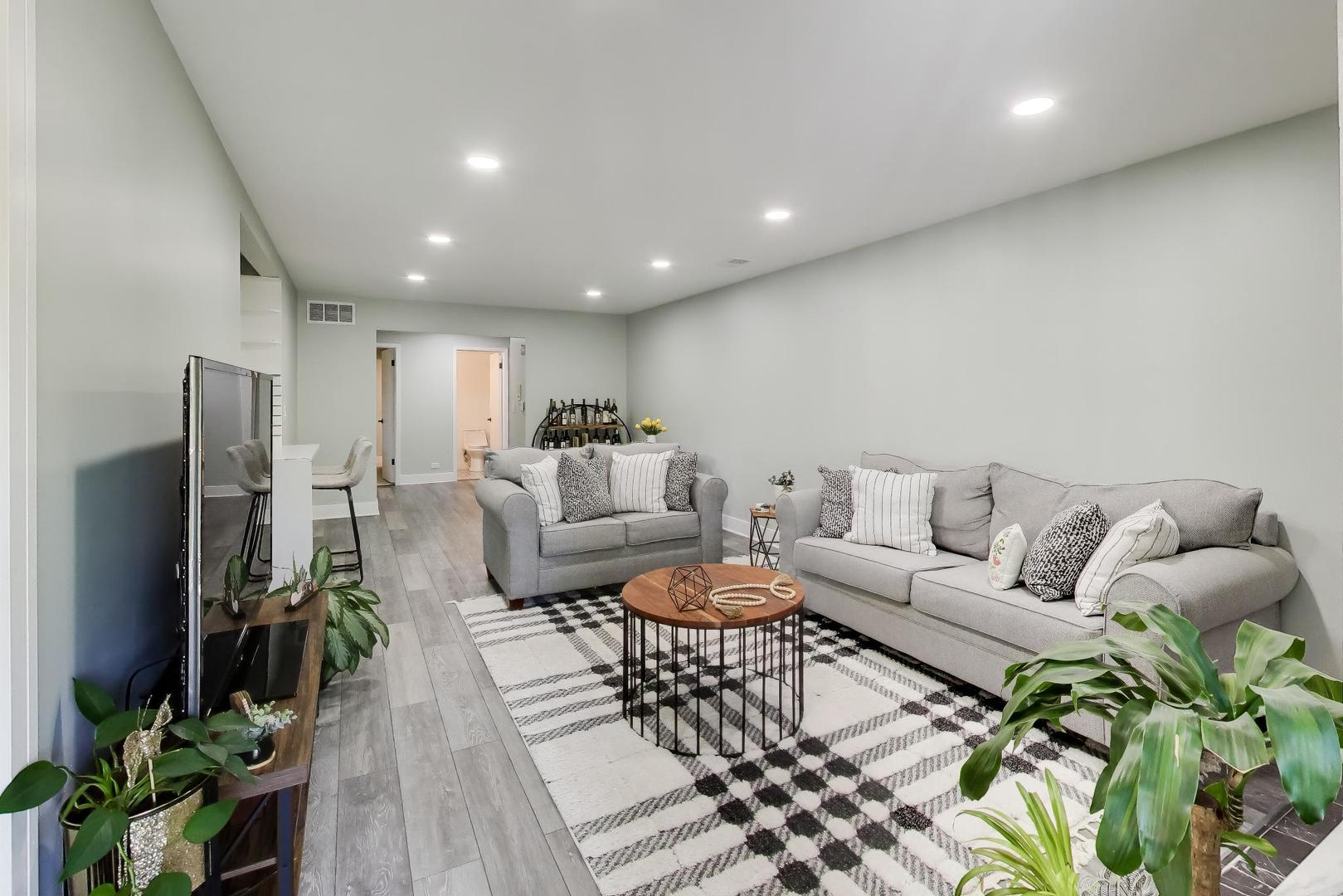 1520 Stonebridge Trail Wheaton IL 60189