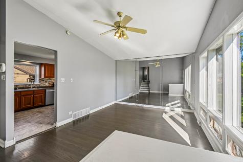 350 Carey Court Chicago Heights IL 60411