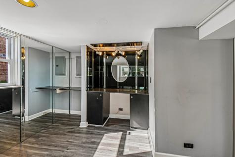 350 Carey Court Chicago Heights IL 60411