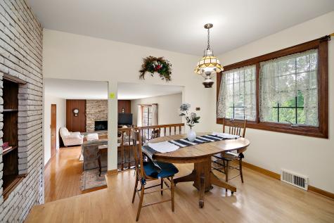 1409 East Rosehill Drive Arlington Heights IL 60004