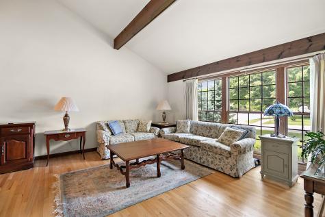 1409 East Rosehill Drive Arlington Heights IL 60004