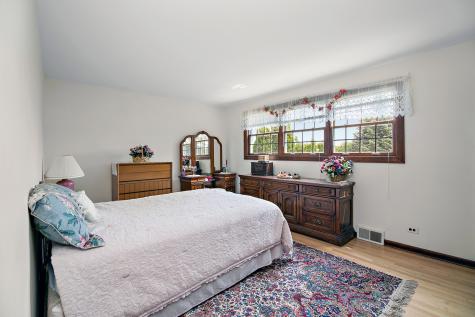 1409 East Rosehill Drive Arlington Heights IL 60004