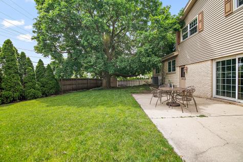 1409 East Rosehill Drive Arlington Heights IL 60004