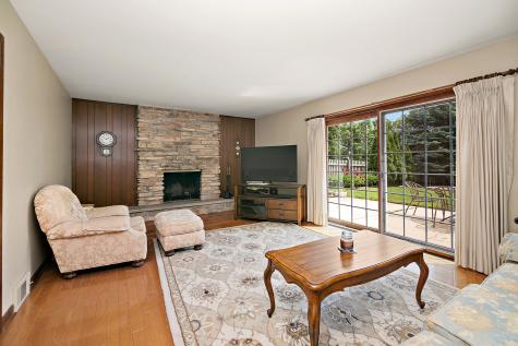 1409 East Rosehill Drive Arlington Heights IL 60004