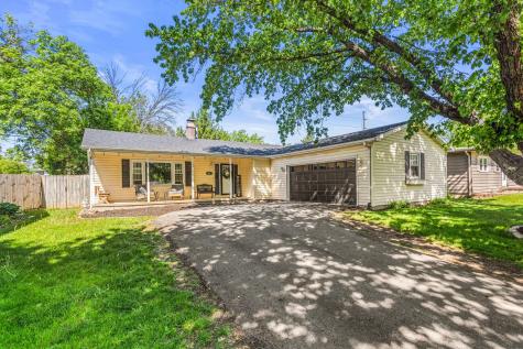 401 Cedar Drive Clinton IL 61727