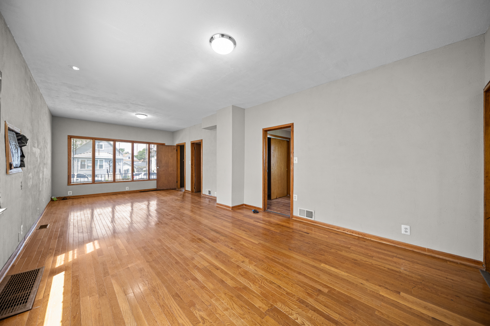 10441 South Avenue H Avenue Chicago IL 60617
