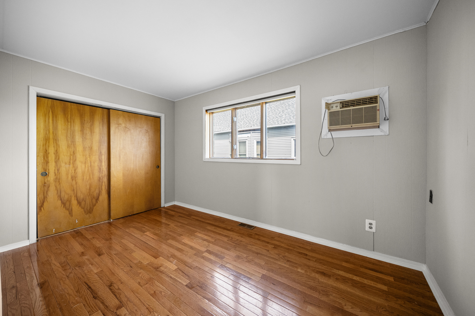 10441 South Avenue H Avenue Chicago IL 60617