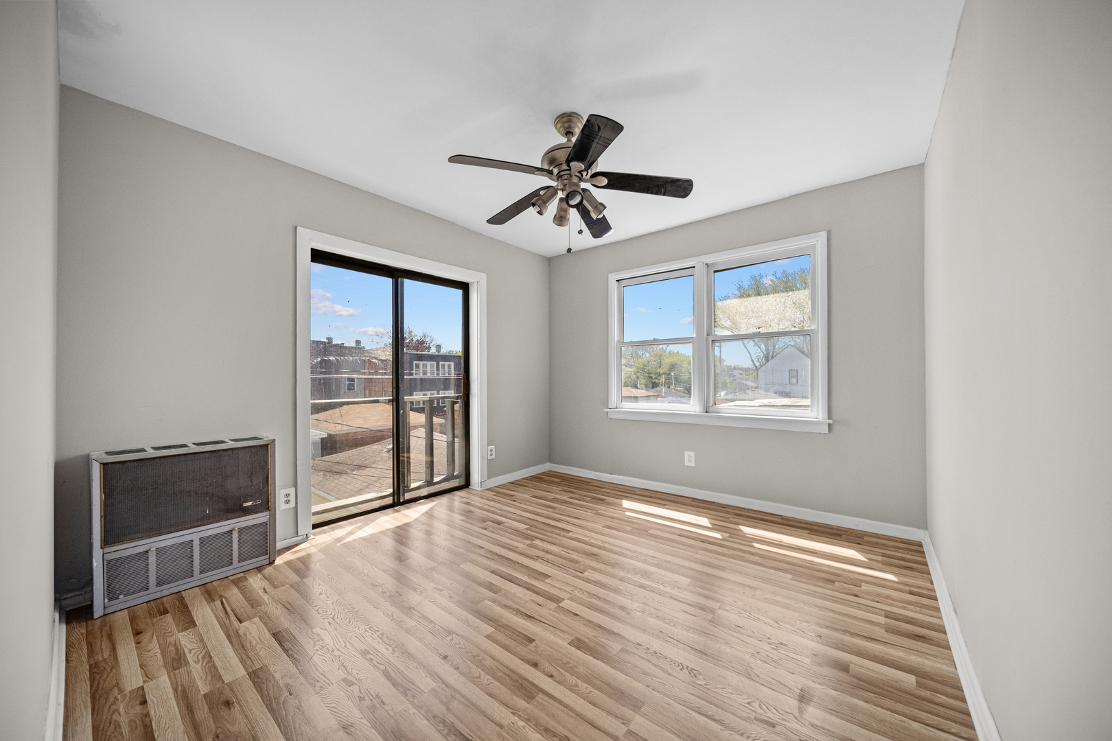 10441 South Avenue H Avenue Chicago IL 60617