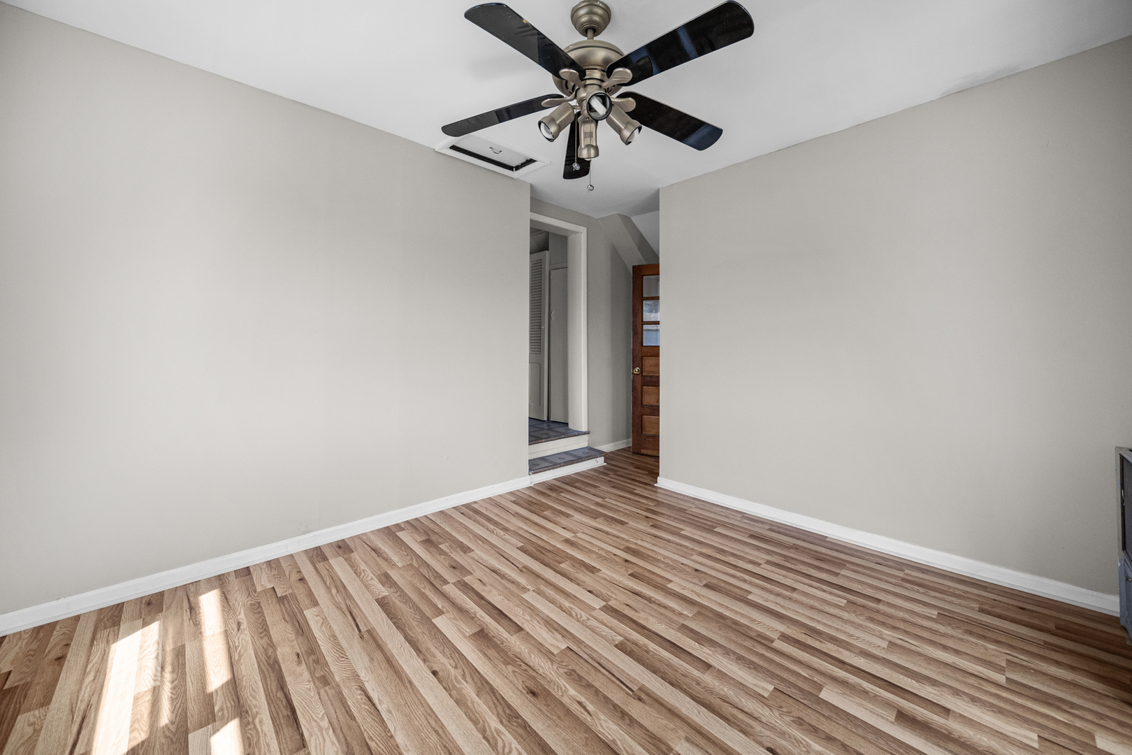 10441 South Avenue H Avenue Chicago IL 60617