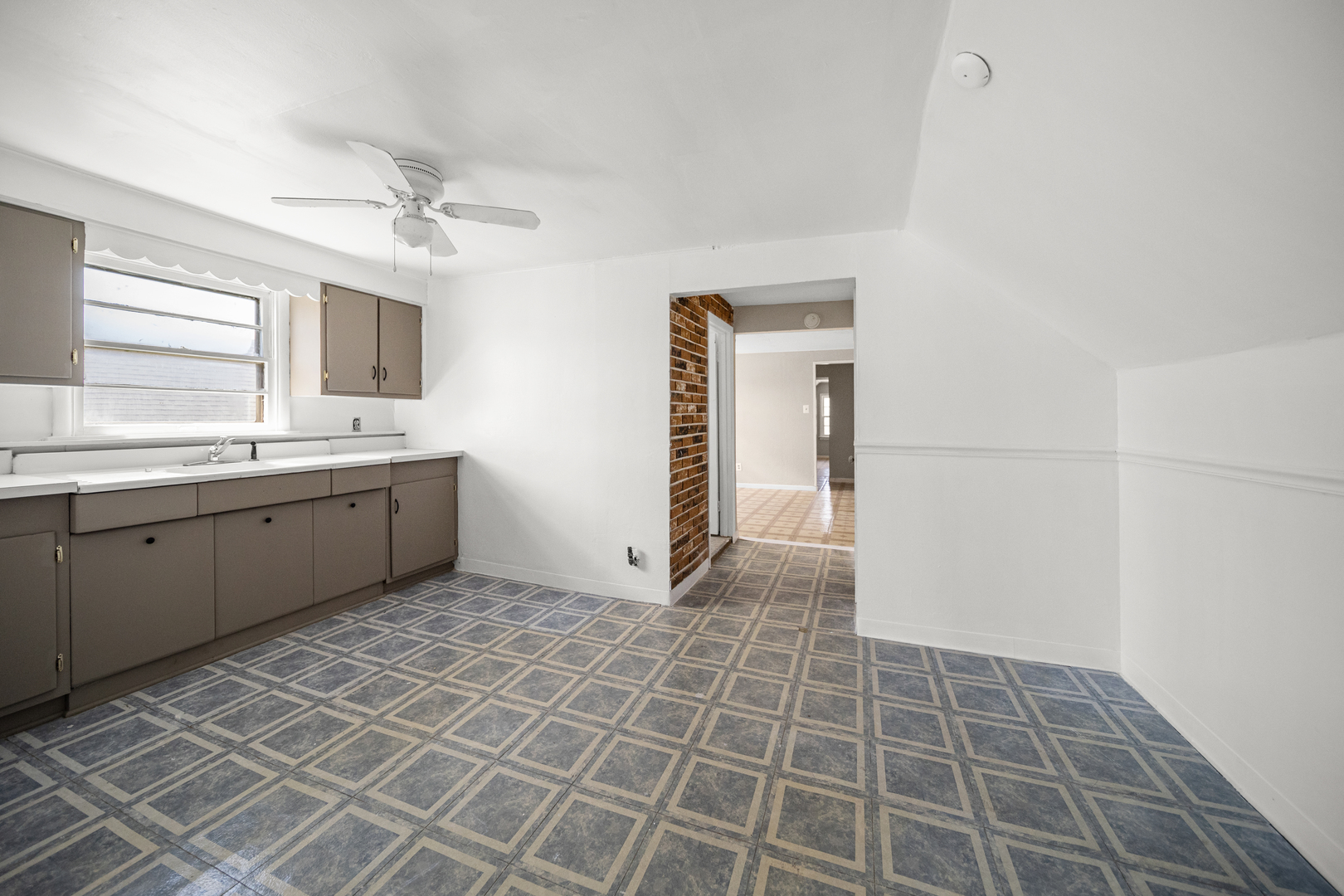 10441 South Avenue H Avenue Chicago IL 60617