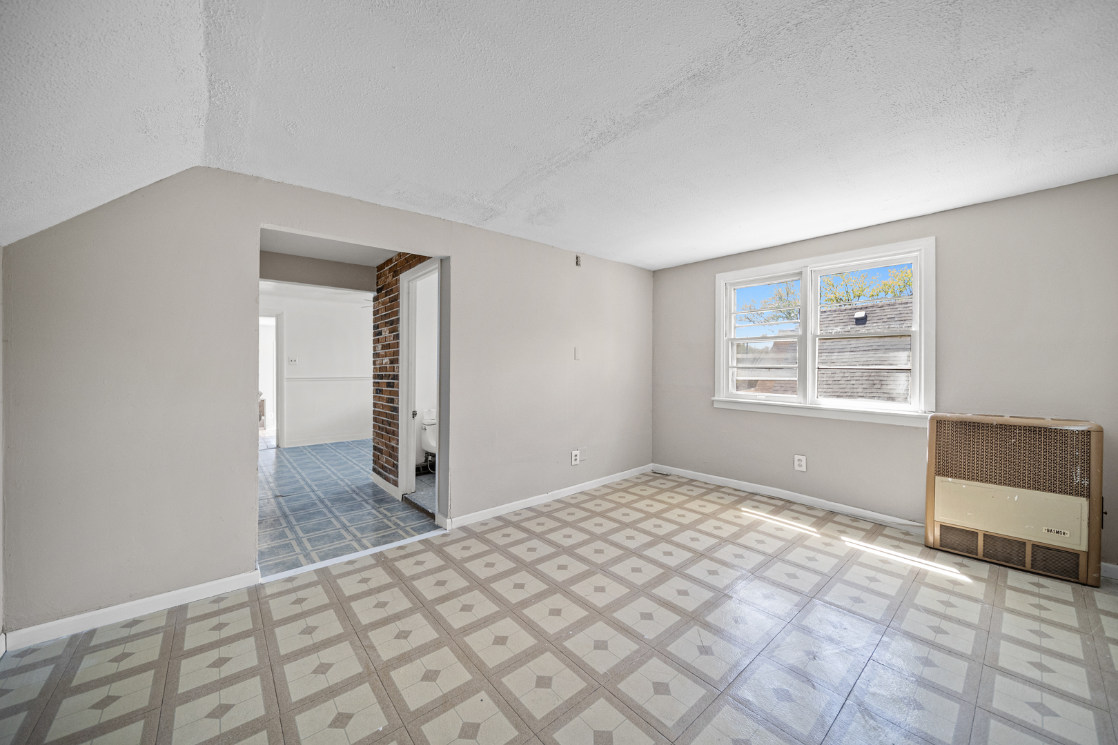 10441 South Avenue H Avenue Chicago IL 60617