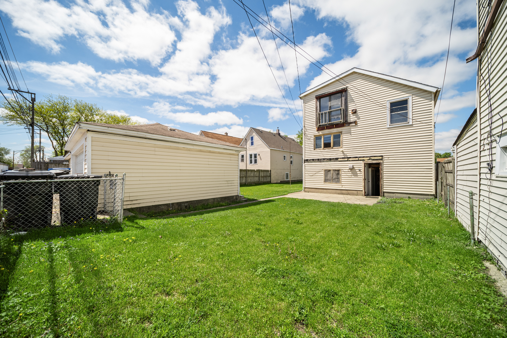 10441 South Avenue H Avenue Chicago IL 60617