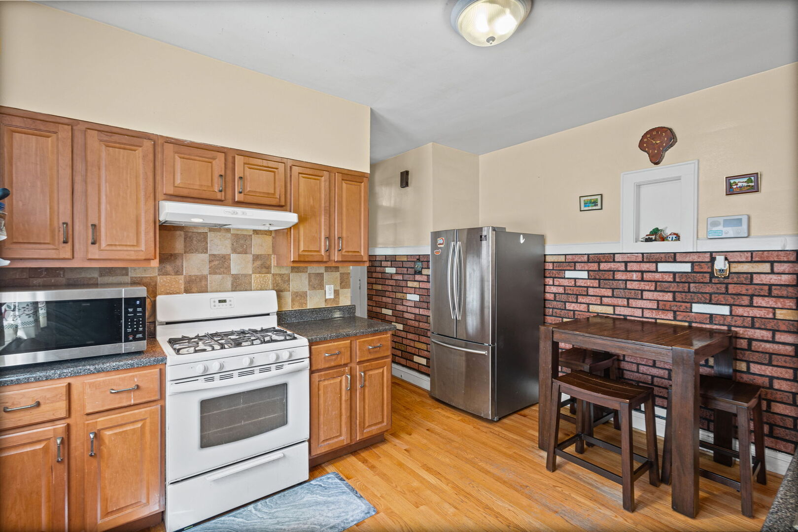 5224 West Oakdale Avenue Chicago IL 60641