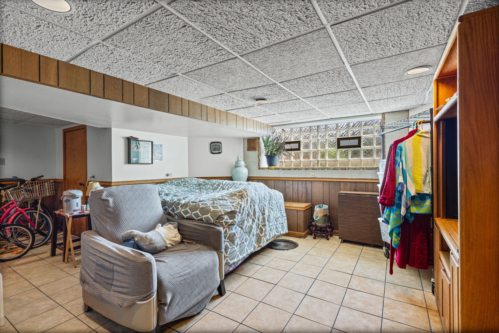 5224 West Oakdale Avenue Chicago IL 60641