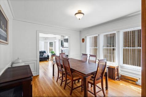 5224 West Oakdale Avenue Chicago IL 60641