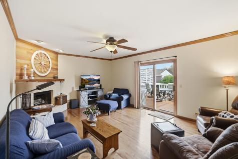 637 North Lyle Avenue Elgin IL 60123