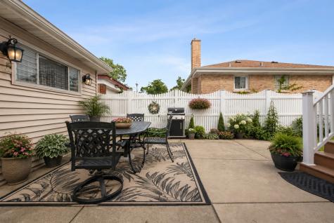 3858 West 99th Street Evergreen Park IL 60805